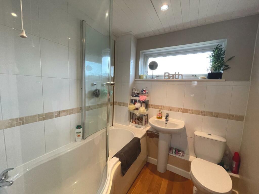 Additional image 11 of Willow Road, Street