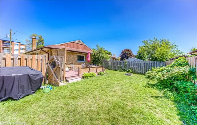 Additional image 31 of 27 Weichel St