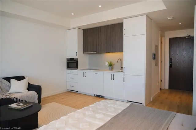 Additional image 9 of 741 King St Unit 611