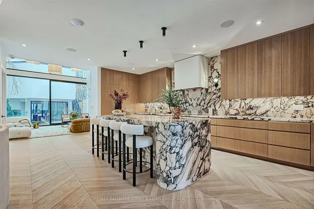 Additional image 8 of 63 Pears Ave