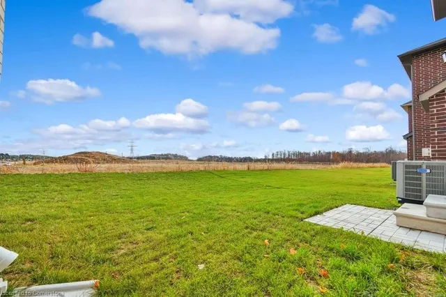 Additional image 21 of 23 Sitler St