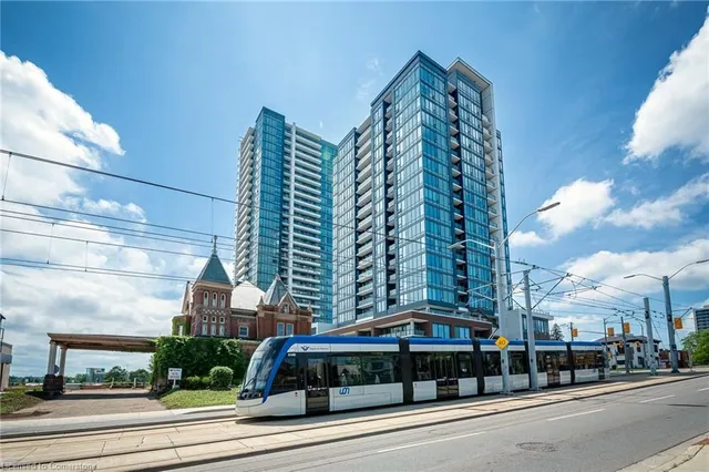 Additional image 2 of 15 Wellington St Unit 612