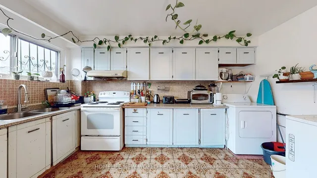 Additional image 3 of 32 Markham St