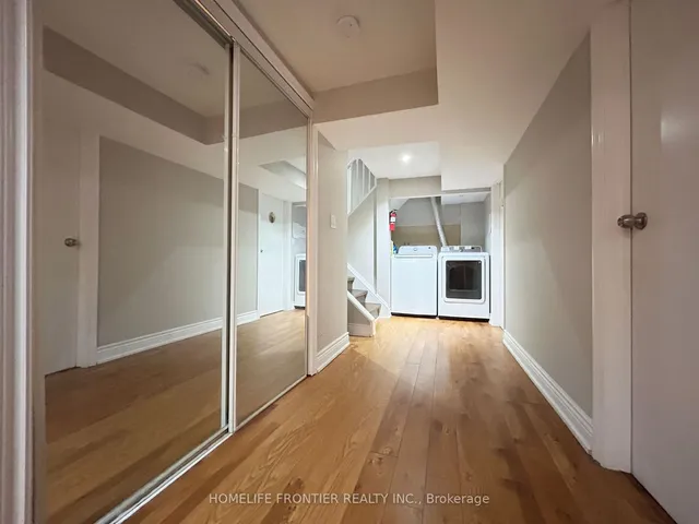 Additional image 34 of 110 Elise Terr