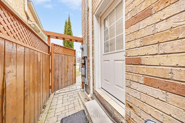 Additional image 30 of 81 Trumpeter St