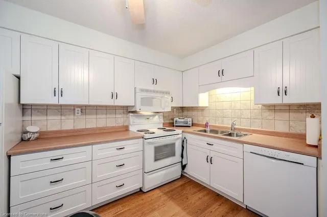 Additional image 28 of 3227 King St Unit 301