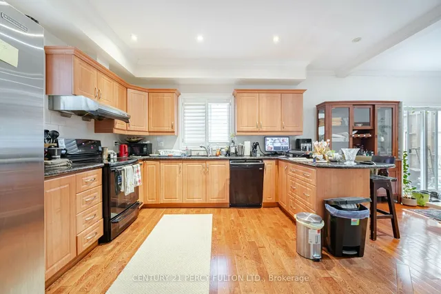 Additional image 5 of 206 Finch Ave