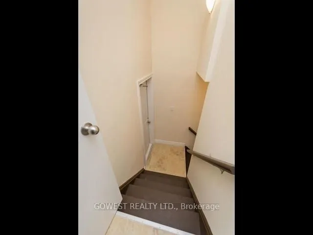 Additional image 21 of 2011 Dundas St