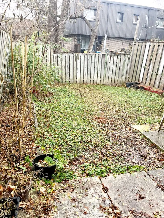 Additional image 13 of 38 Tandridge Cres Unit 874