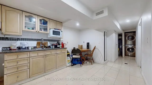 Additional image 27 of 24 Avening Dr