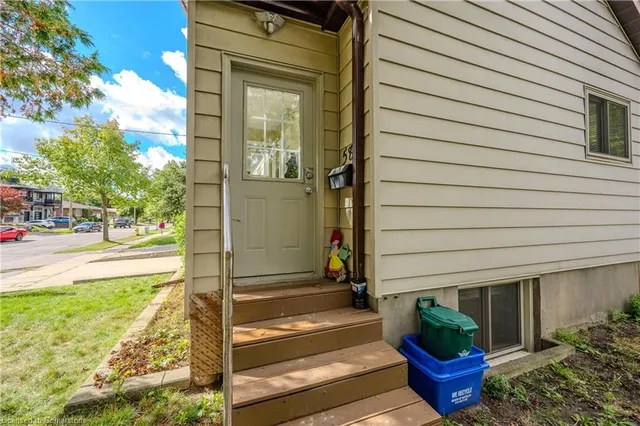 Additional image 30 of 58 Fifth Ave