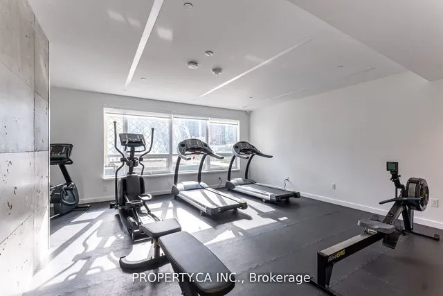 Additional image 33 of 71 Simcoe St Unit 904