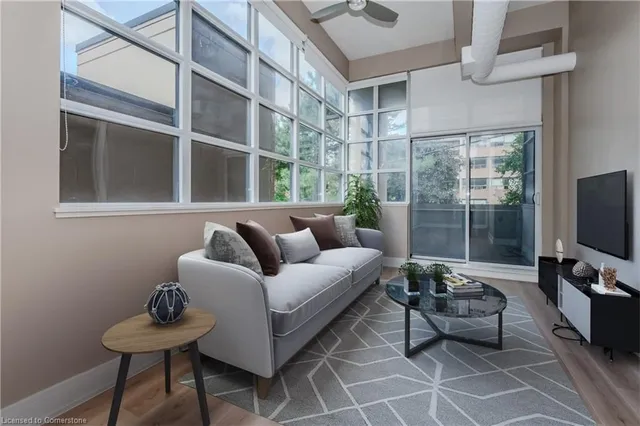 Additional image 7 of 112 Benton St Unit 116