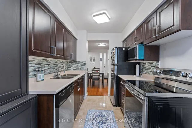 Additional image 9 of 633 Bay St Unit 721