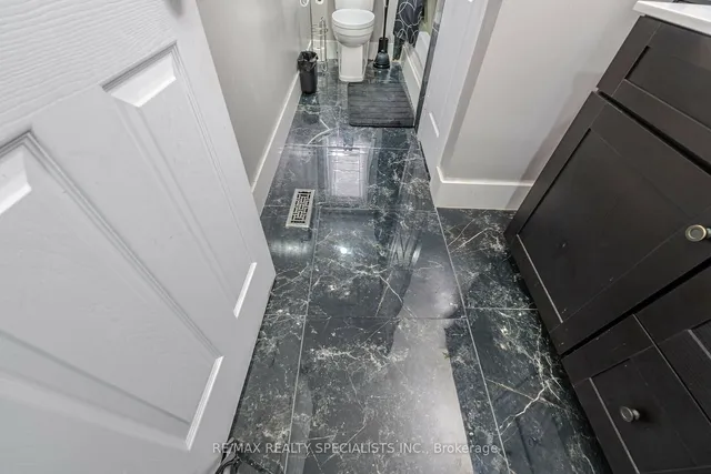 Additional image 24 of 50 Howe Dr Unit 8A