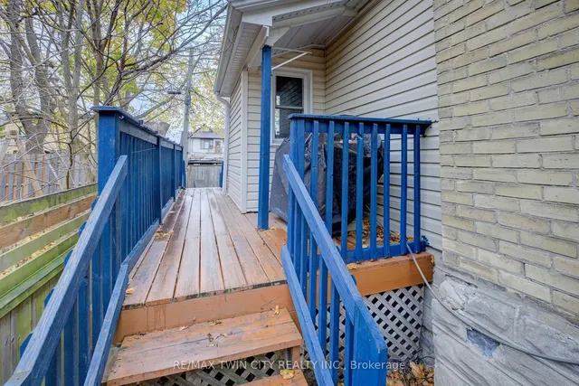 Additional image 33 of 118 College St