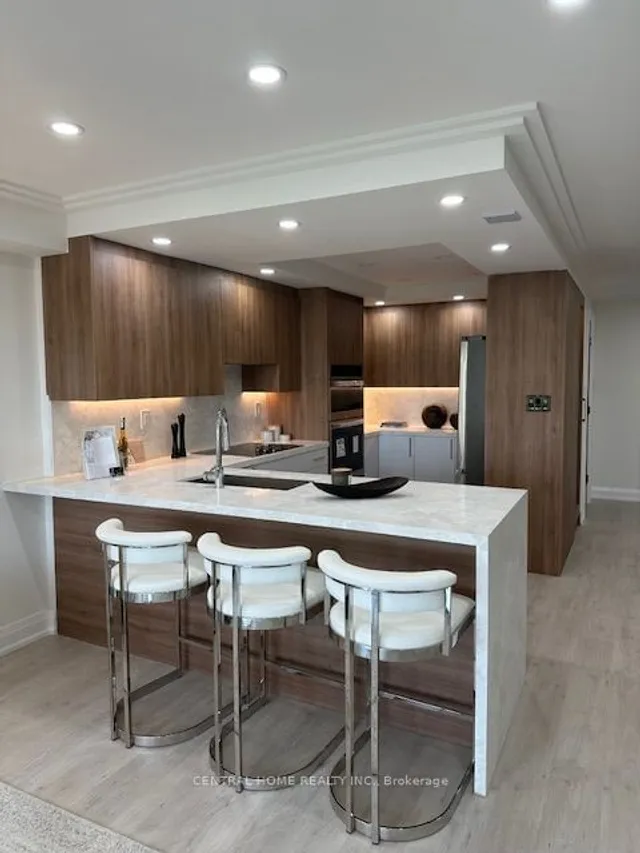 Additional image 24 of 55 Skymark Dr Unit 605