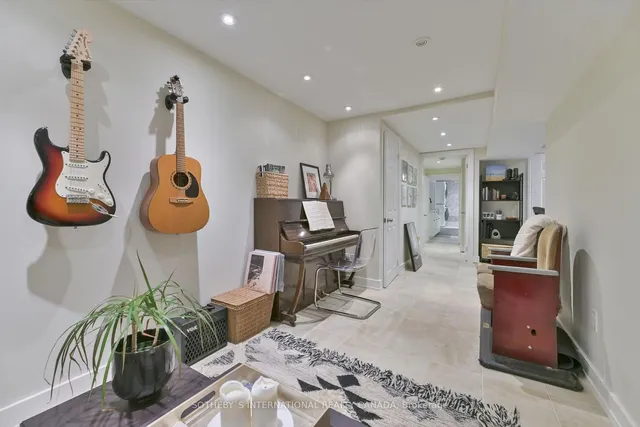 Additional image 27 of 37 Dupont St