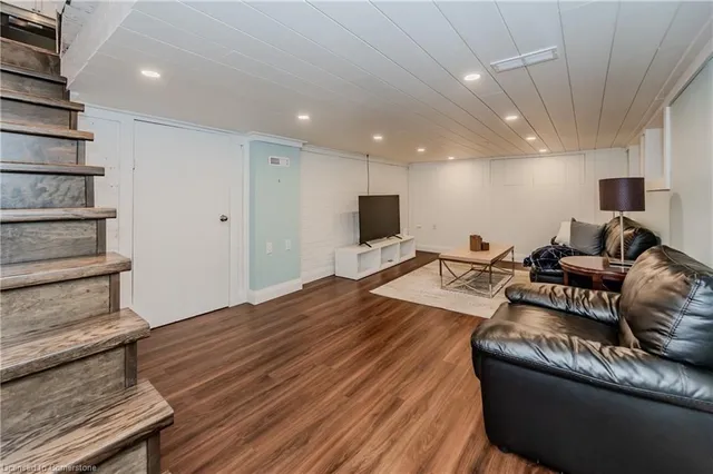 Additional image 34 of 7 Richmond Ave