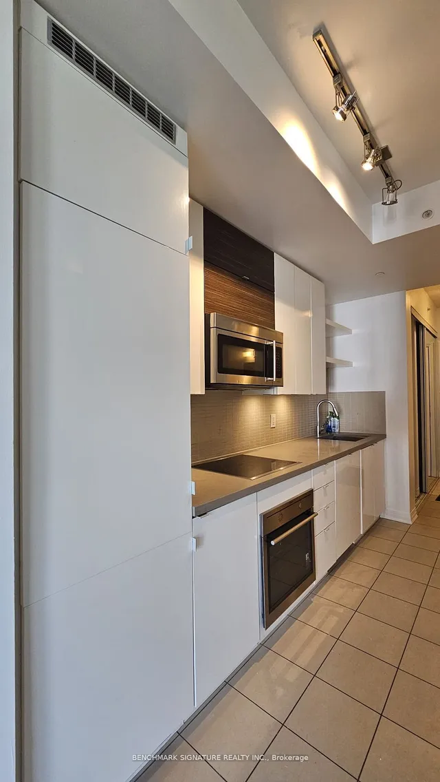 Additional image 10 of 60 Annie Craig Dr Unit 407