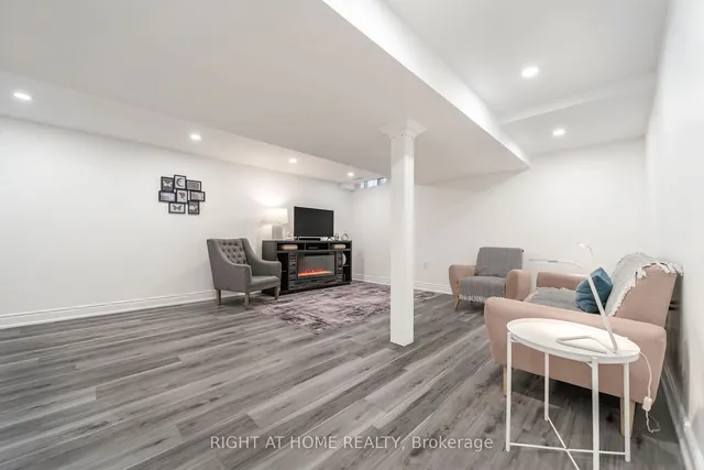 Additional image 31 of 12 Lace Fernway