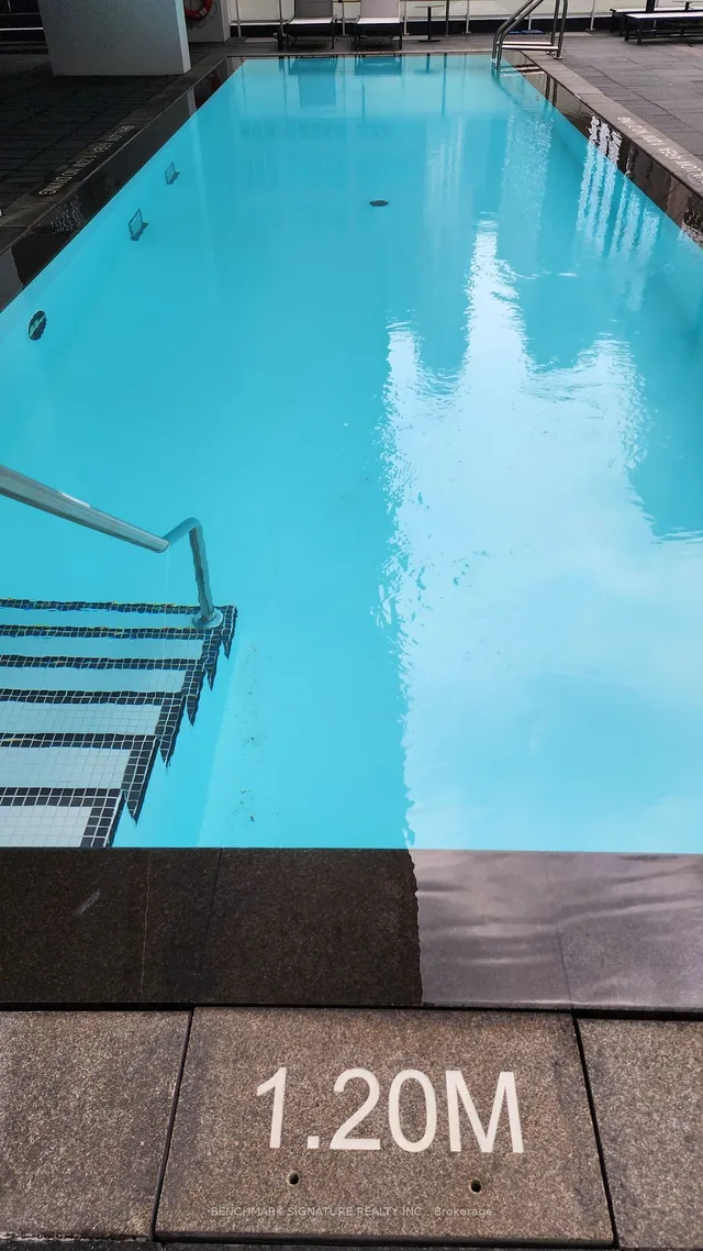 Additional image 23 of 25 Richmond St Unit 2415