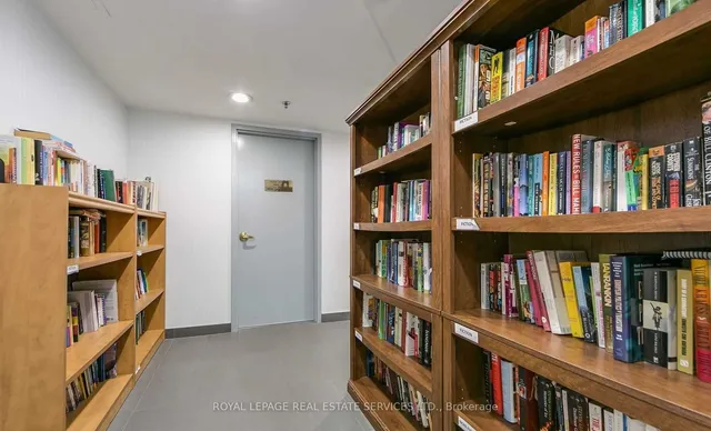 Additional image 37 of 43 Eglinton Ave Unit 605