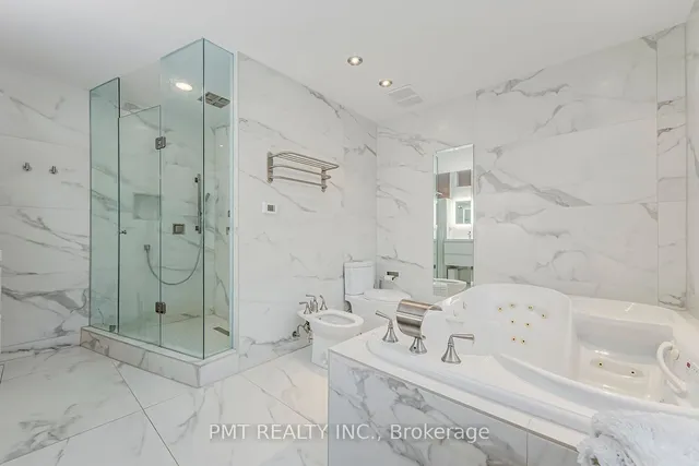 Additional image 28 of 19 Clarendon Ave