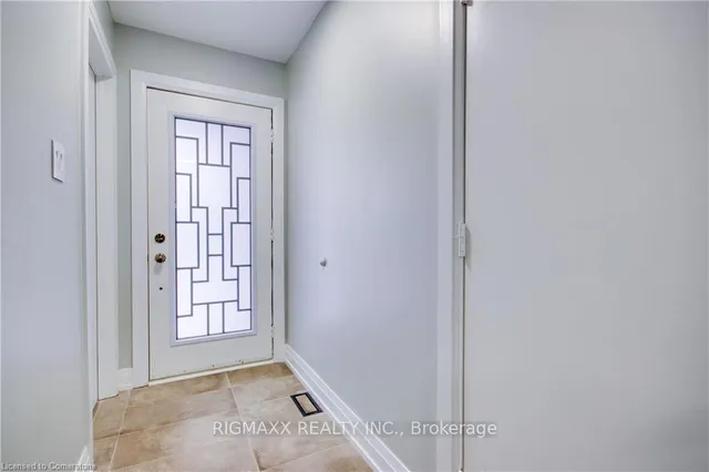 Additional image 6 of 813 Fairway Cres