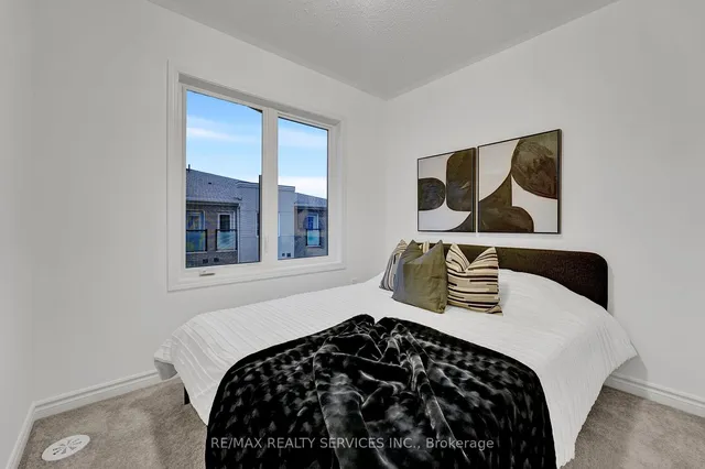 Additional image 21 of 35 Heron Park Pl Unit 12