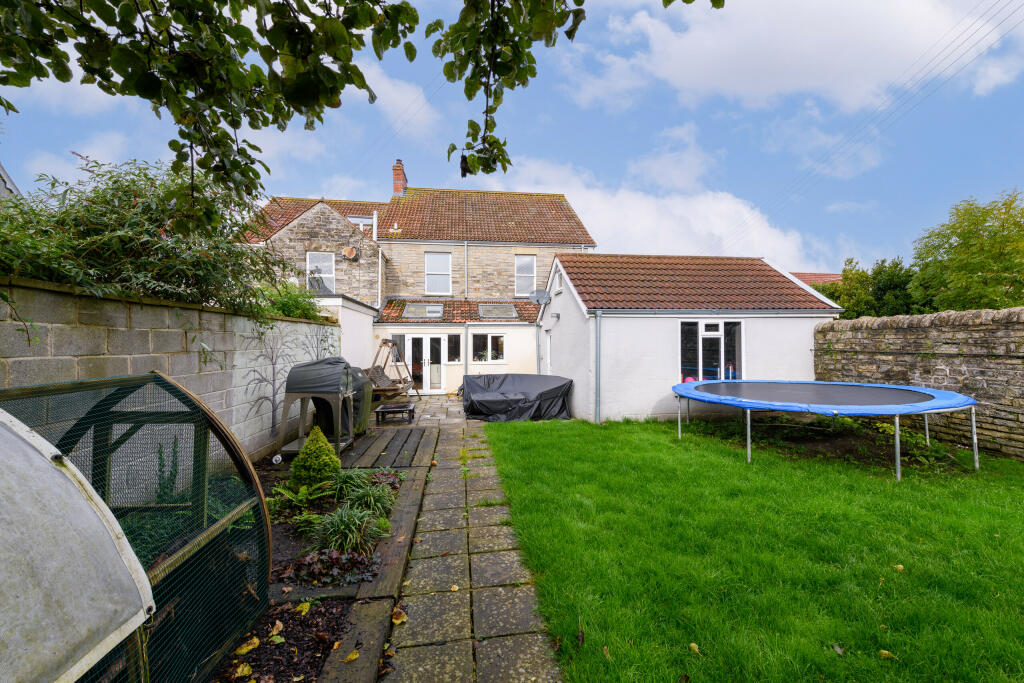 Additional image 17 of Wraxhill Road, Street