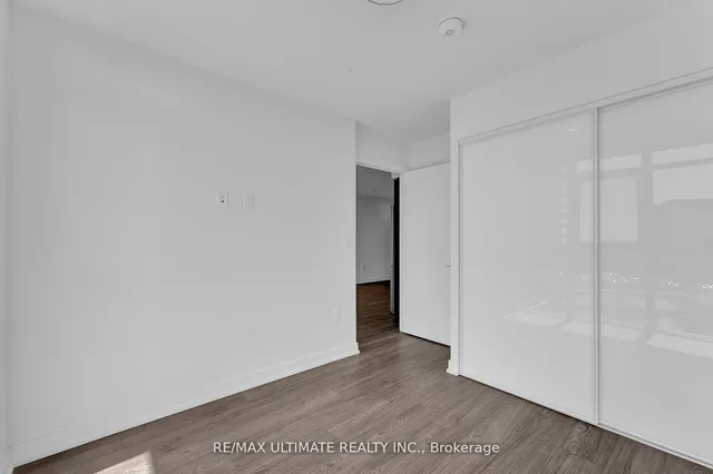 Additional image 12 of 225 Village Green Sq Unit 1006