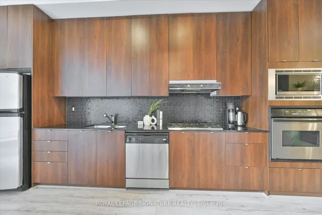 Additional image 13 of 23 Brant St Unit 305