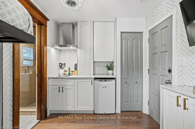 Additional image 27 of 11 MANSION St