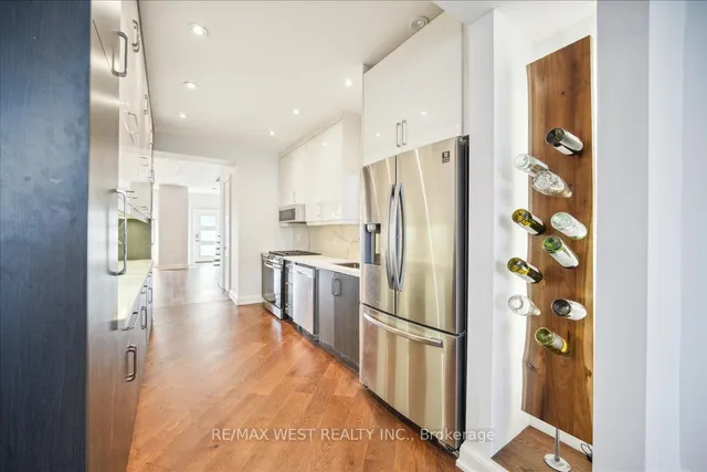 Additional image 8 of 33 Edwin Ave