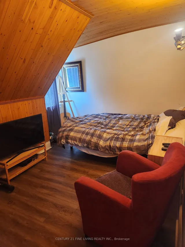 Additional image 21 of 35 Columbine Ave