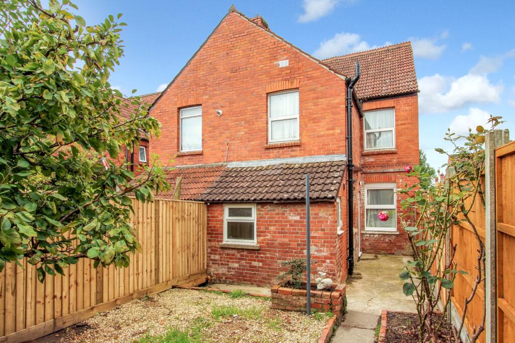 Additional image 13 of 22 Manor Road, Yeovil