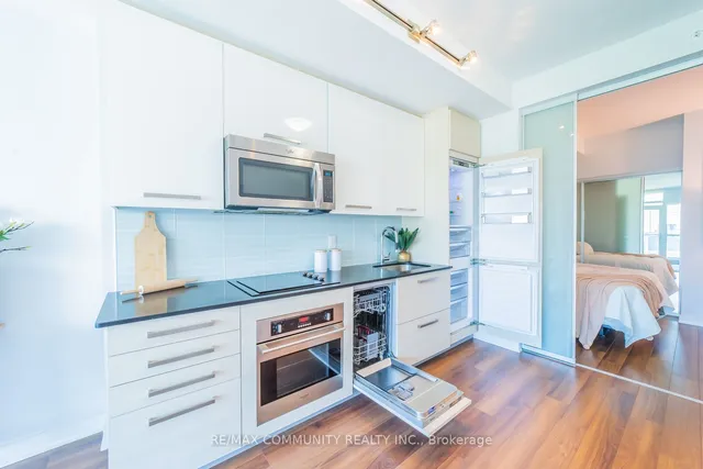 Additional image 15 of 210 Simcoe St Unit 1210