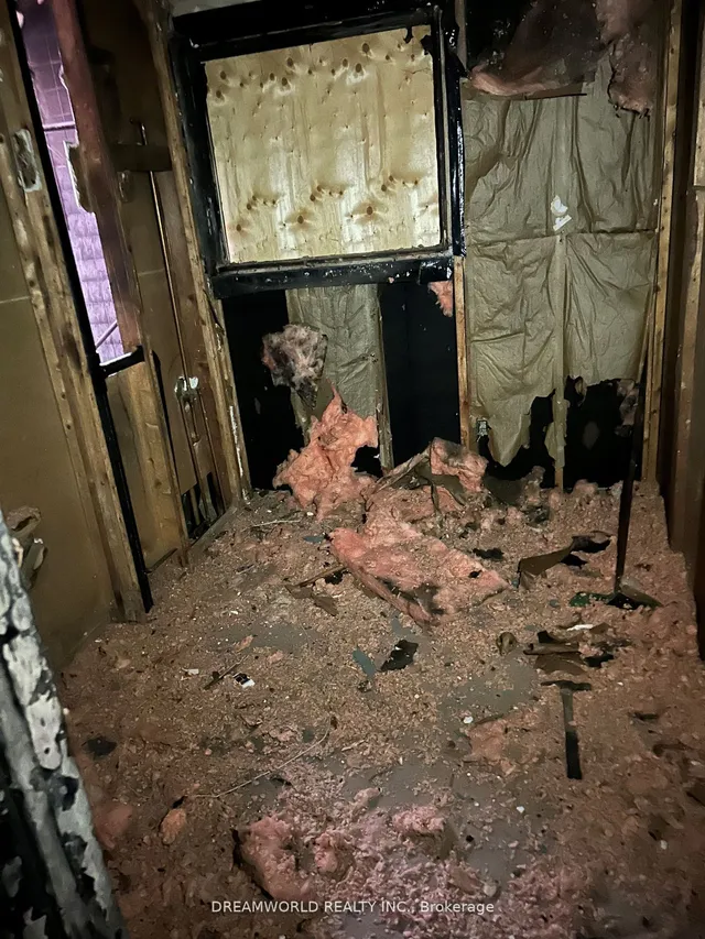 Primary image of 242 Glen Park Ave