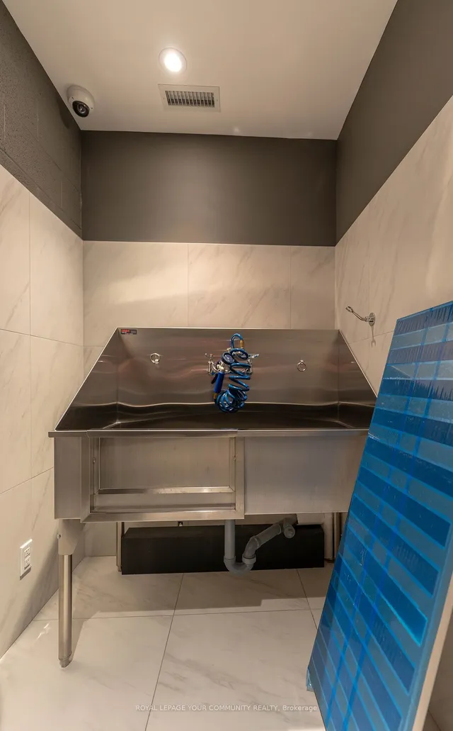 Additional image 11 of 500 Dupont St Unit 704