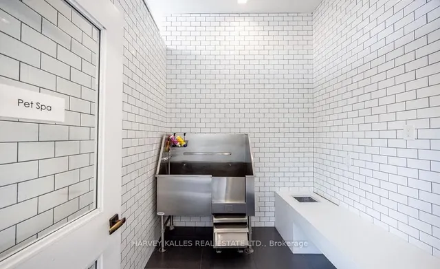 Additional image 21 of 783 Bathurst St Unit 413