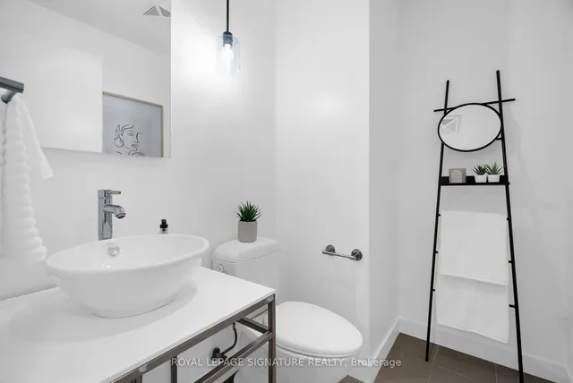 Additional image 16 of 75 Portland St Unit 809