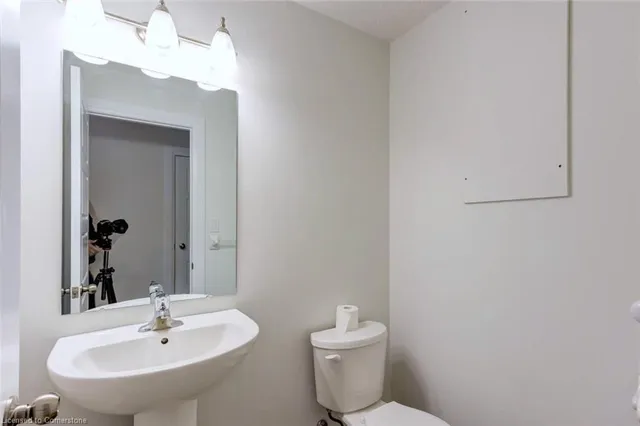 Additional image 11 of 600 Victoria St Unit 23