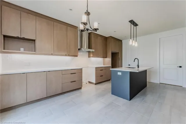 Additional image 8 of 14 Carina St