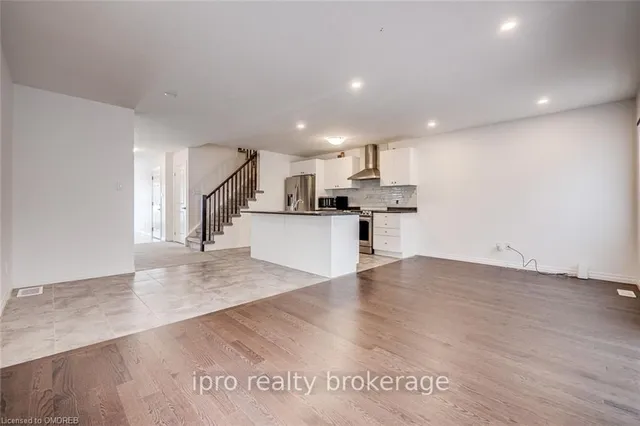 Additional image 15 of 11 SHEDROW Pl