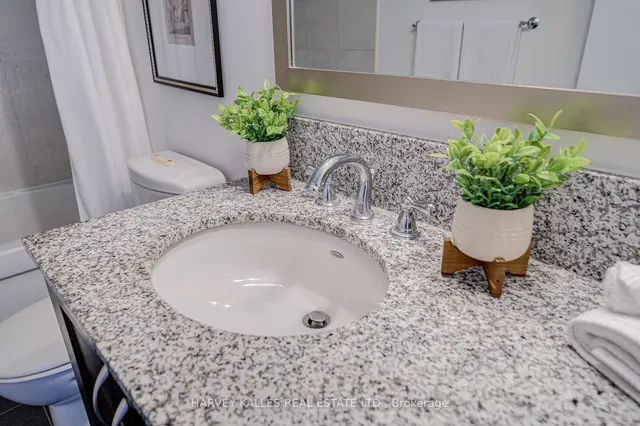 Additional image 32 of 2181 Yonge St Unit 2503