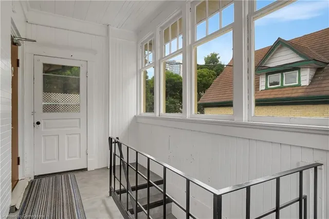 Additional image 23 of 67 Moore Ave