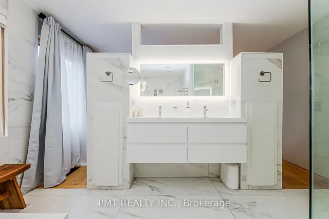 Additional image 34 of 19 Clarendon Ave