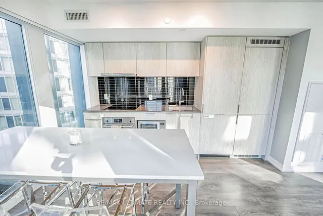 Additional image 14 of 60 Shuter St Unit 1012