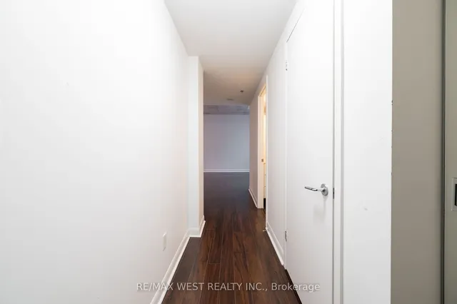 Additional image 6 of 375 King St Unit 807